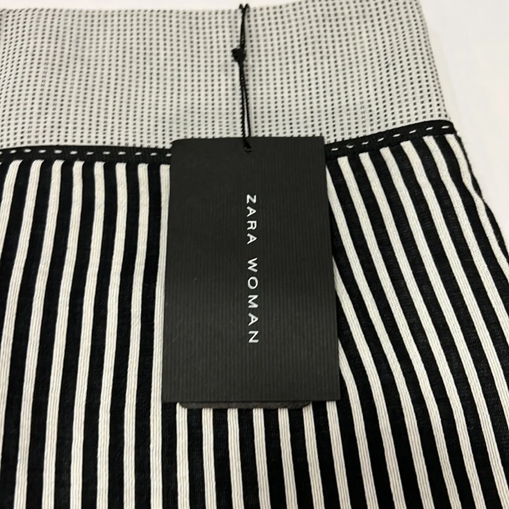 Zara black-and-white striped pencil skirt size small
